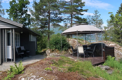 Photo 18 - 2 bedroom House in Balestrand with garden and terrace