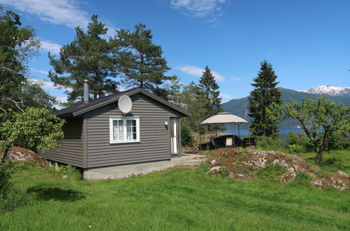 Photo 20 - 2 bedroom House in Balestrand with garden and terrace