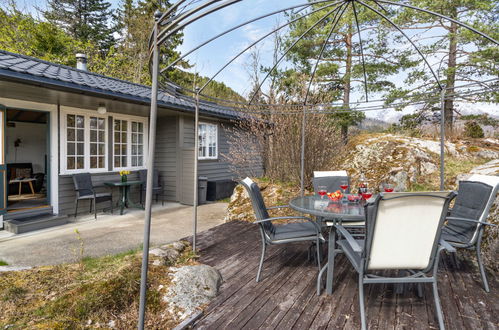 Photo 24 - 2 bedroom House in Balestrand with garden and terrace