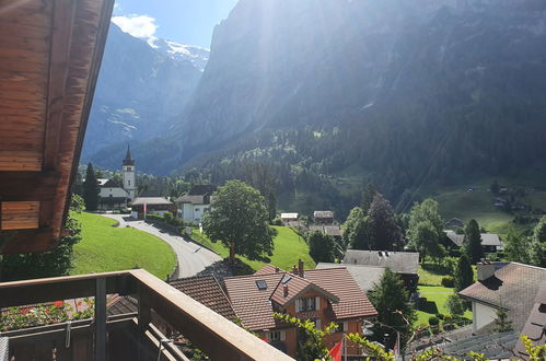 Foto 13 - Appartamento con 3 camere da letto a Grindelwald con giardino