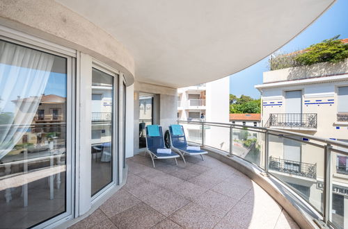 Photo 17 - 3 bedroom Apartment in Antibes with terrace and sea view