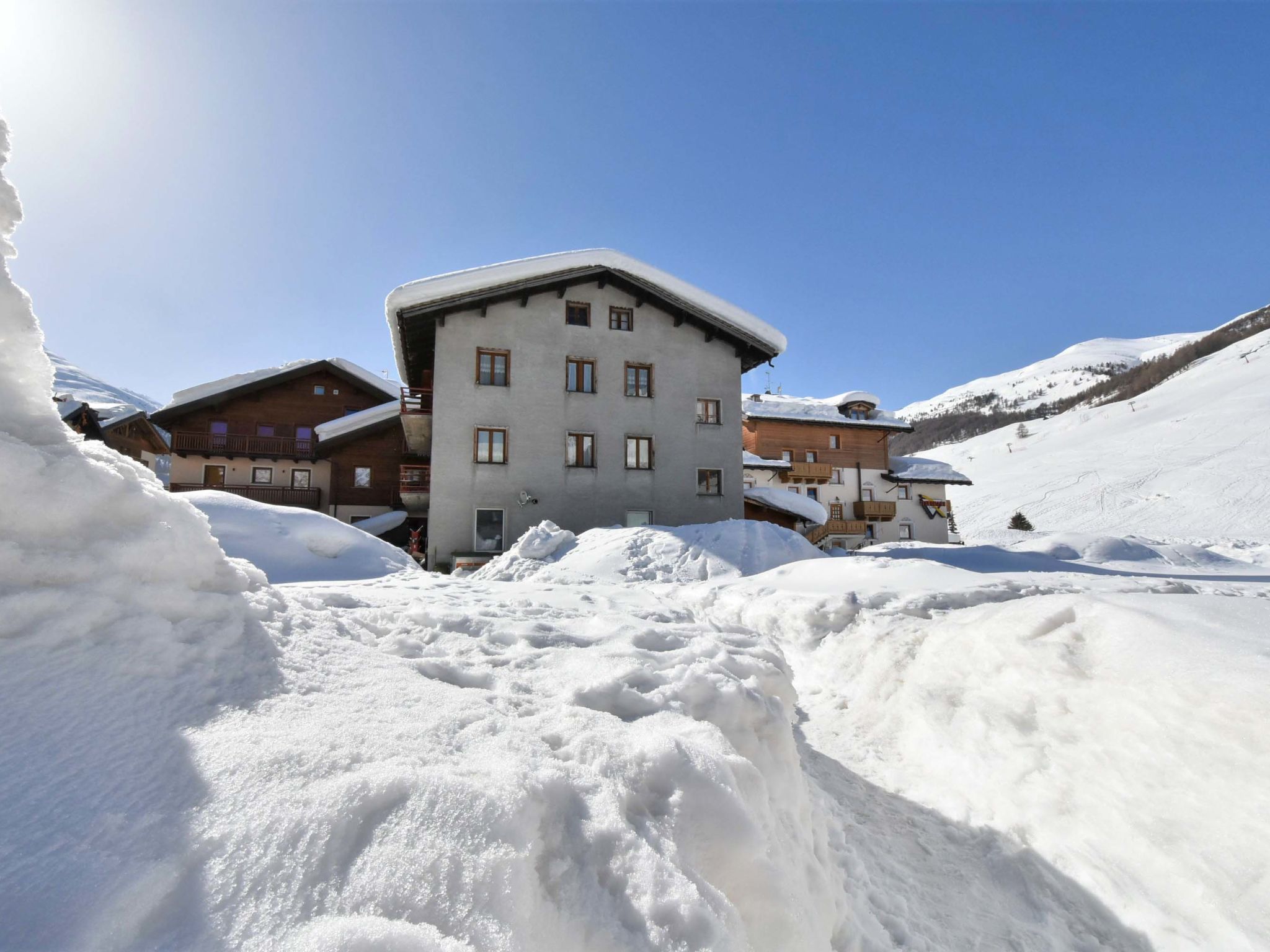 Foto 18 - Apartamento de 3 habitaciones en Livigno con vistas a la montaña