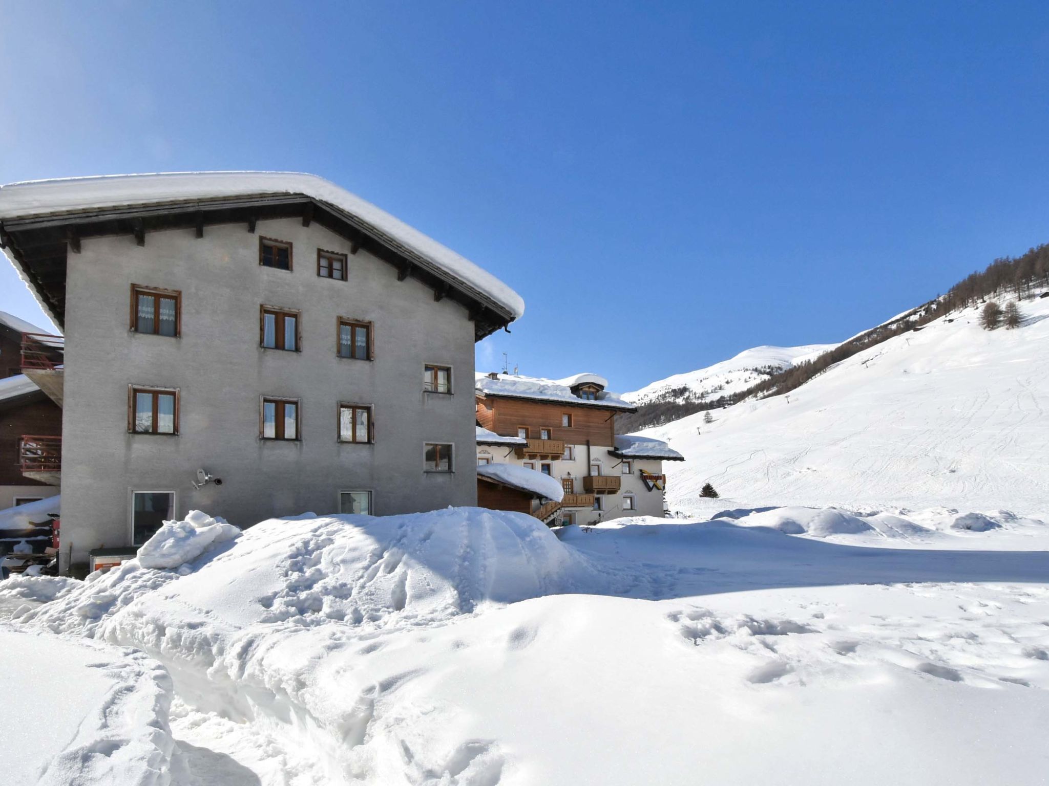 Photo 10 - Appartement de 3 chambres à Livigno avec vues sur la montagne