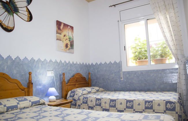 Casa de 7 quartos em Camarles com piscina privada e jardim - Foto 17