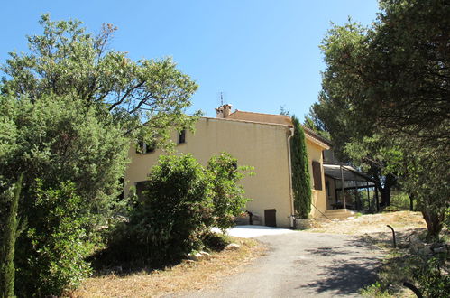 Foto 41 - Casa de 4 habitaciones en Saint-Hilaire-d'Ozilhan con piscina privada y jardín