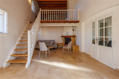 Photo 7 - 4 bedroom House in Saint-Hilaire-d'Ozilhan with private pool and garden