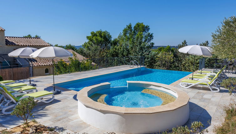 Photo 1 - Maison de 4 chambres à Saint-Hilaire-d'Ozilhan avec piscine privée et jardin