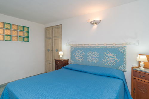 Photo 9 - Appartement de 2 chambres à Budoni avec jardin et vues à la mer