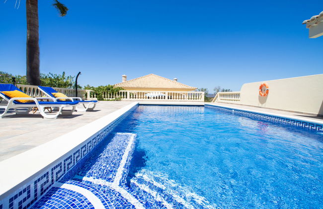 3 bedroom House in Lagos with swimming pool and garden - Photo 32