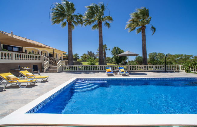 3 bedroom House in Lagos with swimming pool and garden - Photo 30