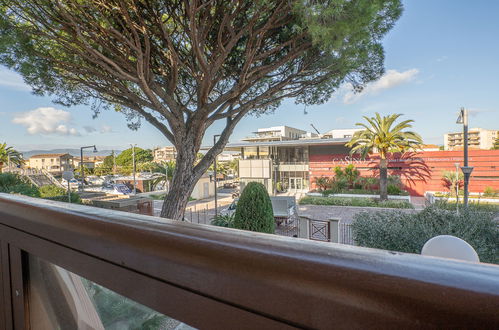 Photo 14 - 1 bedroom Apartment in Fréjus with terrace and sea view