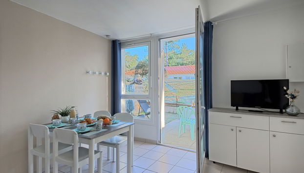 Haus mit 2 Schlafzimmern in Saint-Hilaire-de-Riez mit schwimmbad und garten - Foto 3