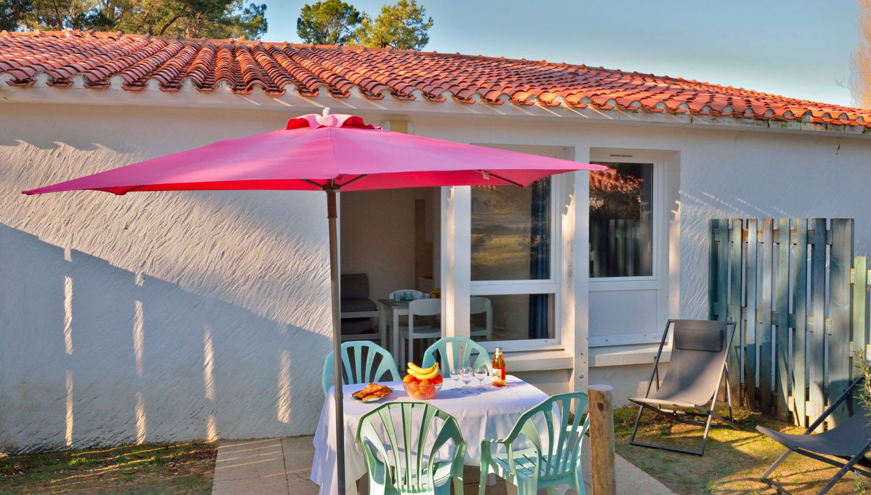 Haus mit 2 Schlafzimmern in Saint-Hilaire-de-Riez mit schwimmbad und garten - Foto 1