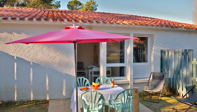 Photo 1 - Maison de 1 chambre à Saint-Hilaire-de-Riez avec piscine et jardin