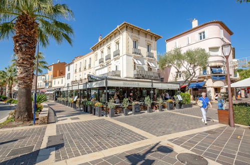 Photo 24 - 1 bedroom Apartment in Sainte-Maxime with swimming pool and sea view