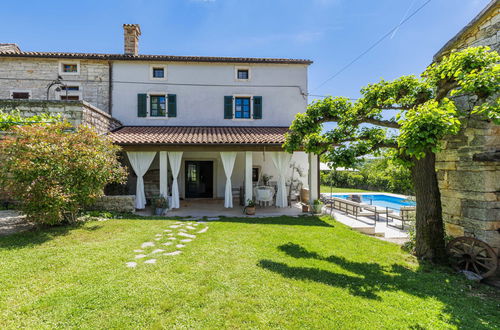 Foto 48 - Casa de 3 quartos em Žminj com piscina privada e jardim