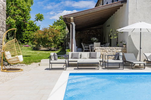 Foto 22 - Casa de 3 quartos em Žminj com piscina privada e jardim