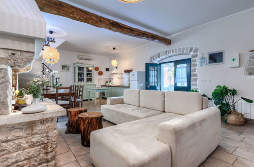 Foto 5 - Casa de 3 quartos em Žminj com piscina privada e jardim