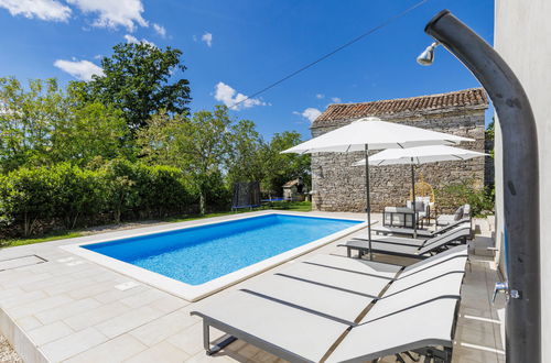 Foto 2 - Casa de 3 quartos em Žminj com piscina privada e jardim