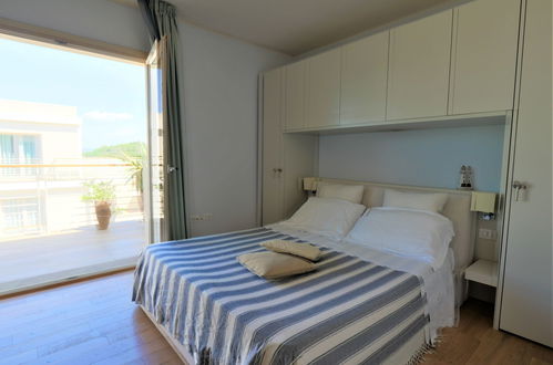 Foto 11 - Appartamento con 1 camera da letto a Scarlino con piscina e vista mare