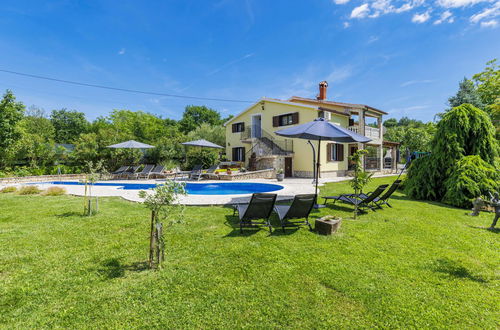 Foto 17 - Haus mit 5 Schlafzimmern in Labin mit privater pool und garten