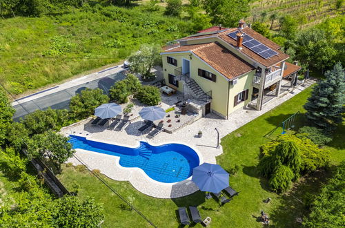Foto 1 - Haus mit 5 Schlafzimmern in Labin mit privater pool und garten