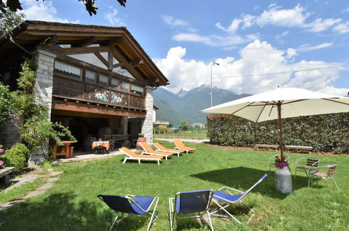 Foto 1 - Appartamento con 2 camere da letto a Prata Camportaccio con giardino e vista sulle montagne