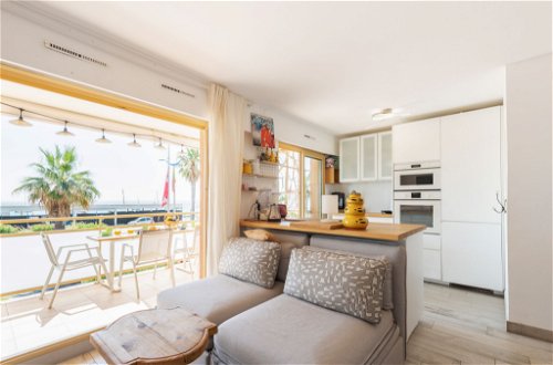 Foto 3 - Apartamento de 1 habitación en Cavalaire-sur-Mer con terraza y vistas al mar
