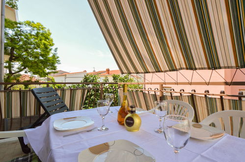 Photo 1 - Maison de 3 chambres à Sibenik avec jardin et terrasse