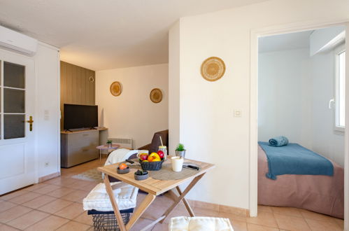 Foto 4 - Apartamento de 1 quarto em Saint-Raphaël com terraço e vistas do mar