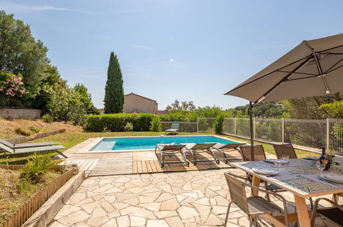 Photo 16 - 3 bedroom House in Sainte-Maxime with private pool and garden