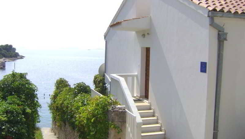 Apartmani Kelam - Foto 1