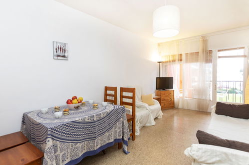 Foto 9 - Apartamento de 2 quartos em Blanes com piscina e jardim