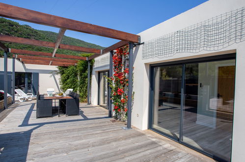 Photo 26 - Maison de 2 chambres à Le Lavandou avec terrasse et vues à la mer