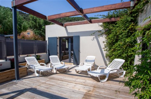 Photo 24 - Maison de 2 chambres à Le Lavandou avec terrasse et vues à la mer