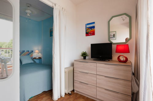 Foto 3 - Apartment mit 1 Schlafzimmer in Le Grau-du-Roi mit terrasse und blick aufs meer