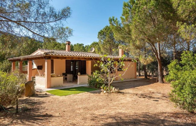 Casa de 3 quartos em Sinnai com jardim - Foto 1