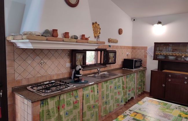 Casa de 3 quartos em Sinnai com jardim - Foto 2