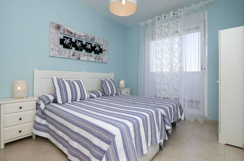 Foto 14 - Appartamento con 3 camere da letto a Rota con piscina e vista mare