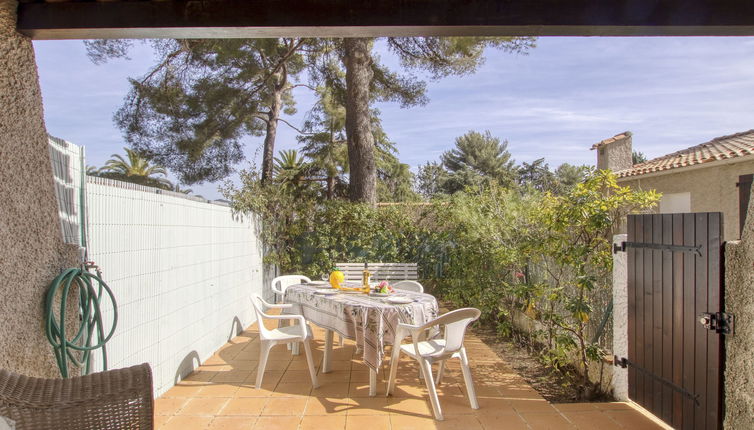 Foto 1 - Apartamento em Saint-Cyr-sur-Mer com jardim e terraço