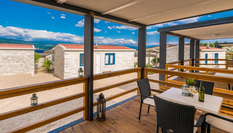 Photo 1 - Maison de 2 chambres à Dobrinj avec terrasse et vues à la mer