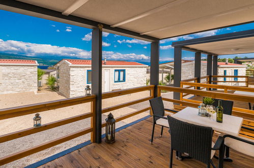 Photo 1 - Maison de 2 chambres à Dobrinj avec jardin et terrasse