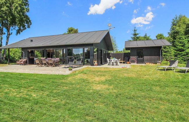 Casa de 3 quartos em Grenaa com terraço e sauna - Foto 1
