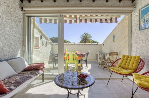 Photo 3 - 2 bedroom Apartment in Saint-Cyr-sur-Mer with garden and terrace