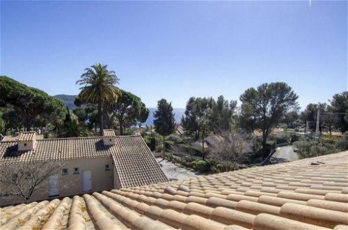 Foto 21 - Appartamento con 2 camere da letto a Saint-Cyr-sur-Mer con giardino e vista mare
