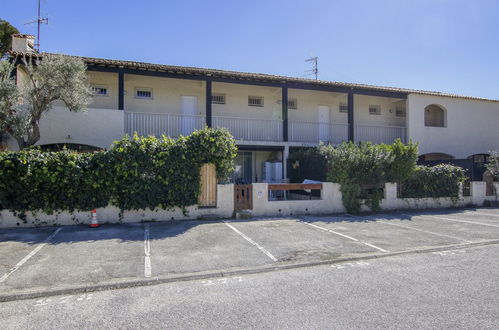 Photo 23 - Appartement de 2 chambres à Saint-Cyr-sur-Mer avec jardin et vues à la mer