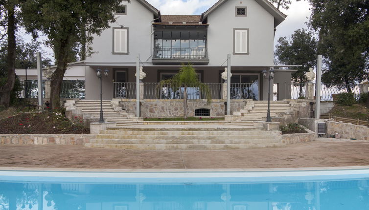 Photo 1 - Maison de 6 chambres à Alvignano avec piscine privée et jardin