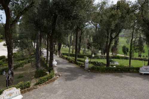 Photo 37 - Maison de 6 chambres à Alvignano avec piscine privée et jardin