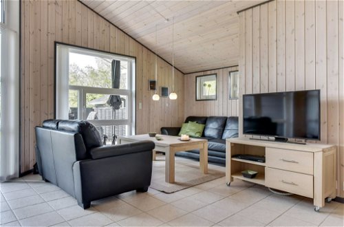 Photo 3 - Maison de 3 chambres à Oksbøl avec terrasse et bain à remous