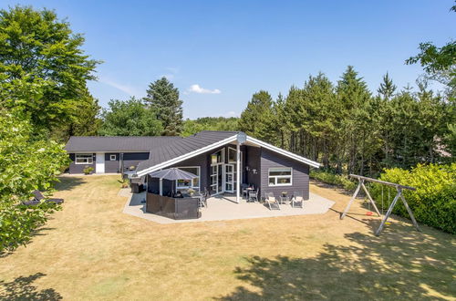 Foto 1 - Casa de 3 quartos em Oksbøl com terraço e banheira de hidromassagem